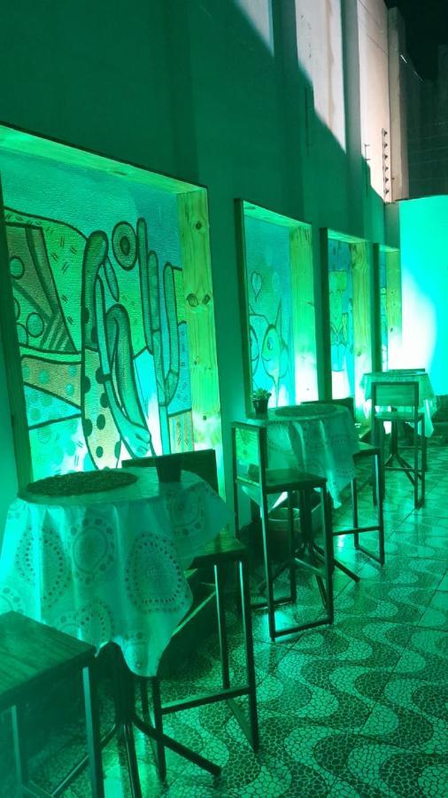 "Le Chat Qui Peche" Hostel A 150 Metros Da Praia De Pajucara Maceió Екстериор снимка